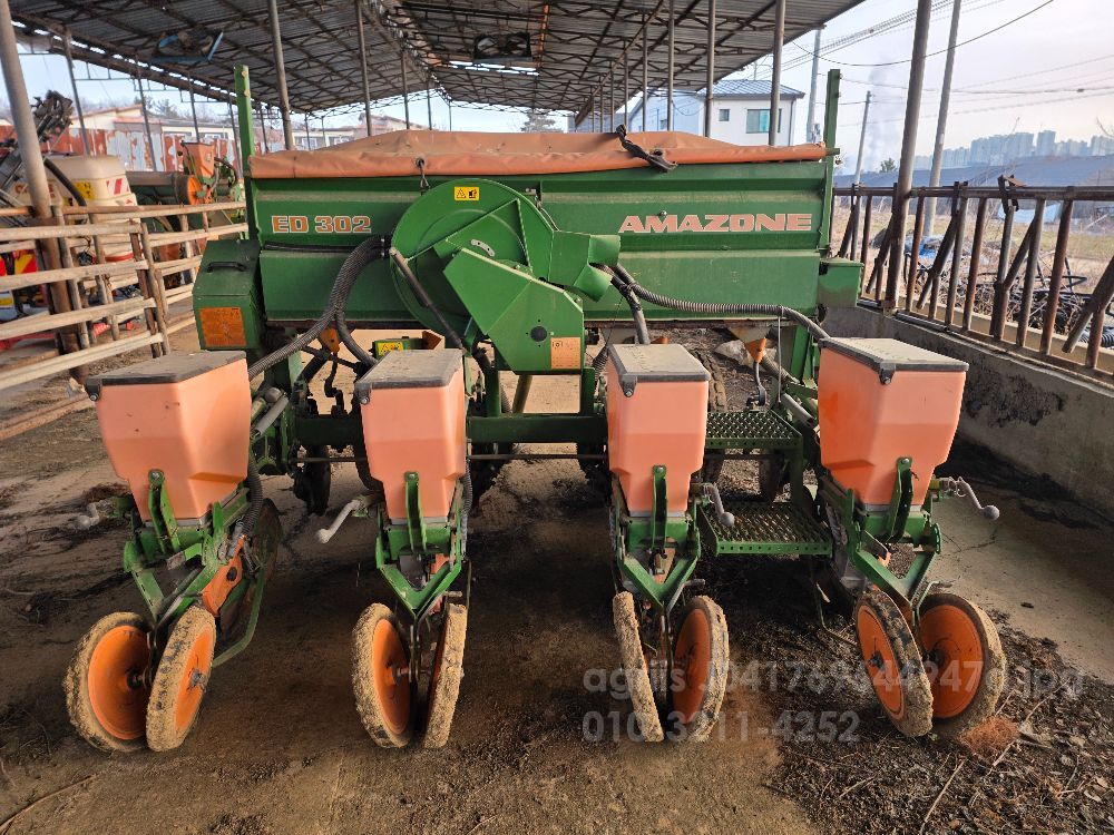 Amazone 옥수수파종기 ED-302 뒤우측면