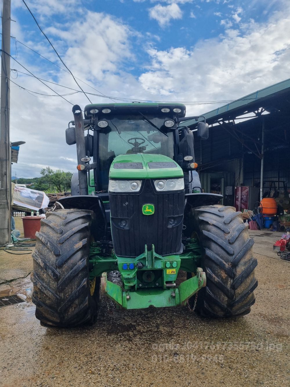 존디어 트랙터 7230R (230마력) 뒤우측면