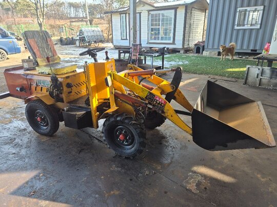  Skid steer loader 스키드로더  앞좌측면