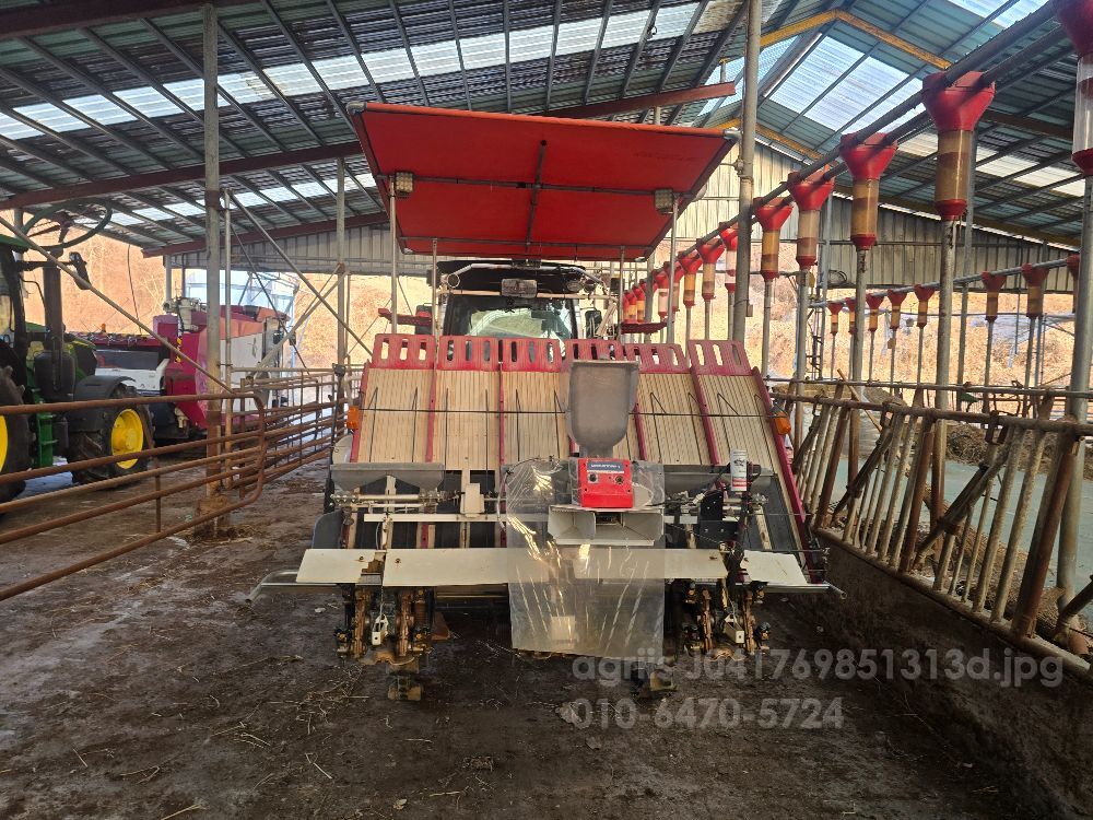 얀마 이앙기 YR6D (6조식) 뒤우측면