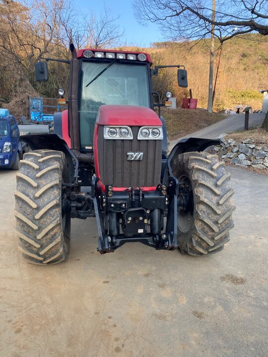 TYM 트랙터 TX1500 (145마력) 앞좌측면