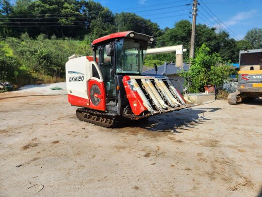 대동 콤바인 DXM120 (6조식) 앞좌측면