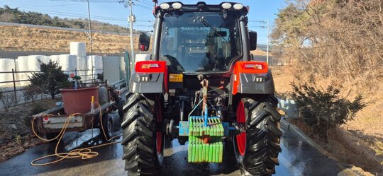 대동 트랙터 HX1000 (111마력) 앞좌측면