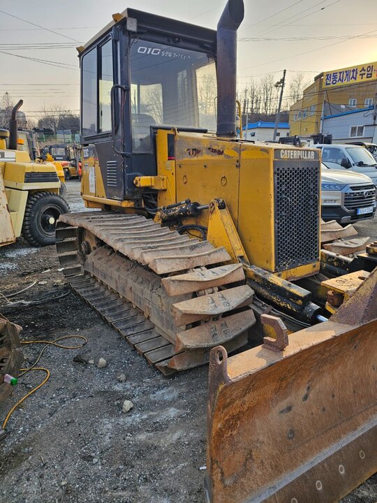 캐터필러불도쟈 캐터필러소형불도자(8p)급 D3c캐터필라불도쟈 앞좌측면