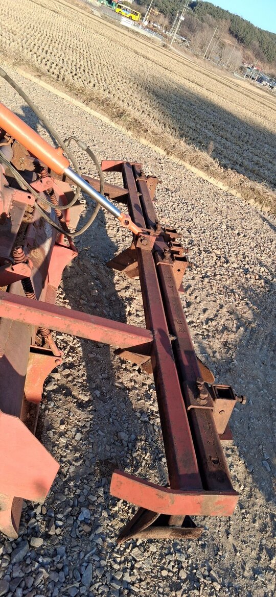 한일배토기 배토기 2400 앞좌측면