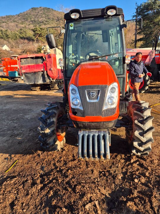 대동 트랙터 NX520 (52마력) 앞좌측면