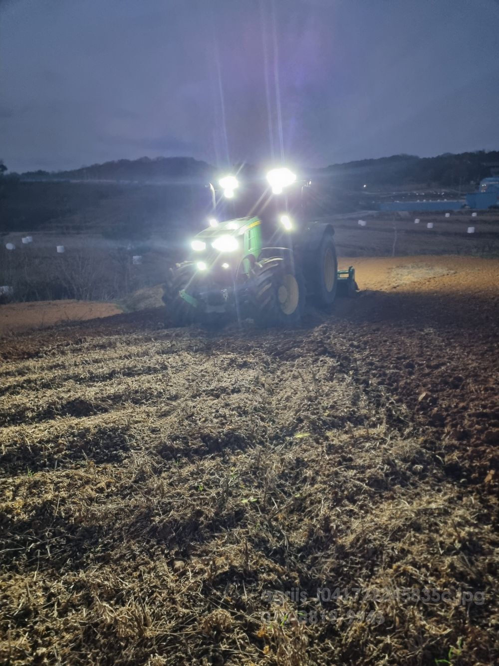 존디어 트랙터 7230R (230마력) 뒤우측면