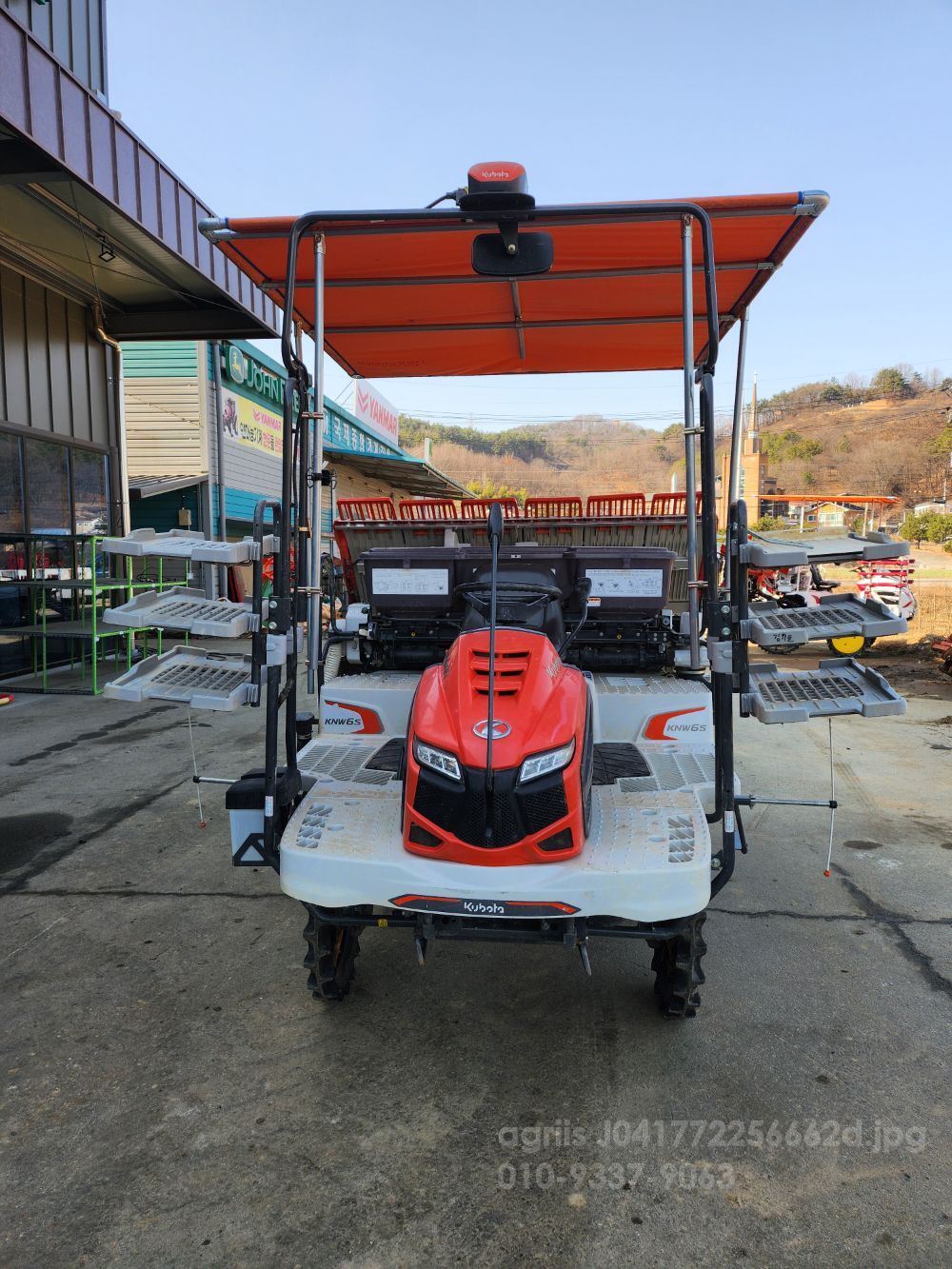 Kubota Rice transplanter KNW6SFS-GS (6Rows) 뒤우측면