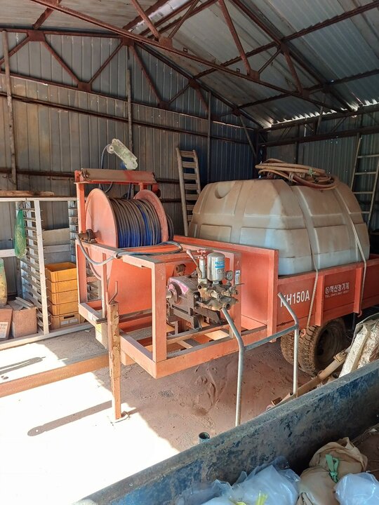 국제 트랙터 1100 (110마력) 앞좌측면