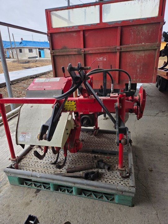 영진 논두렁조성기 SZ-350CH 앞좌측면