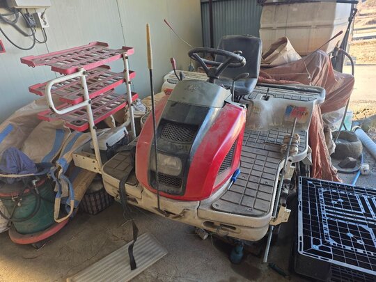 국제 이앙기 RGO-60 (6조식) 앞좌측면