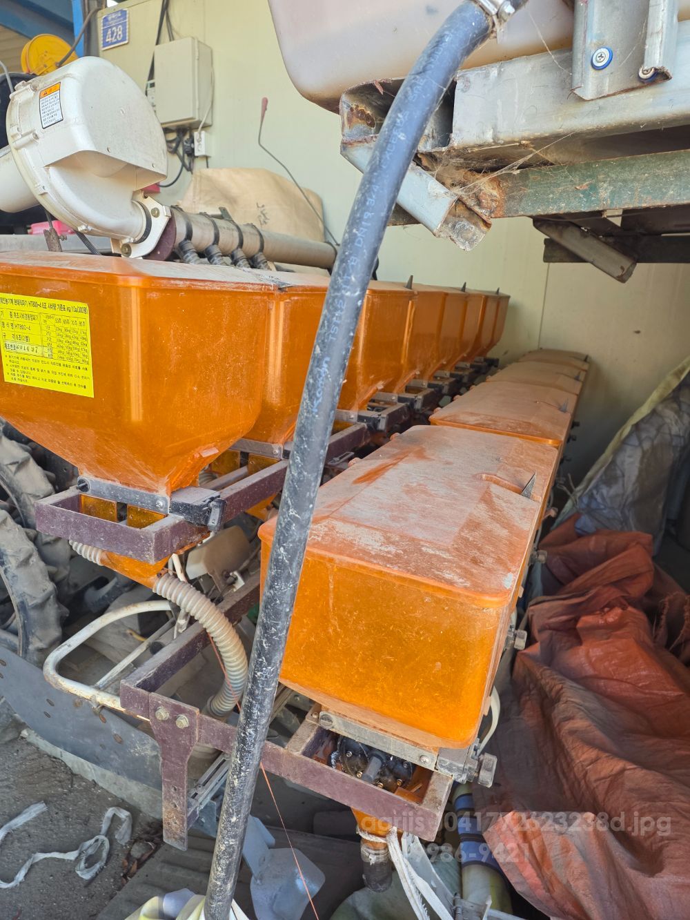 국제 이앙기 RGO-60 (6조식) 뒤우측면