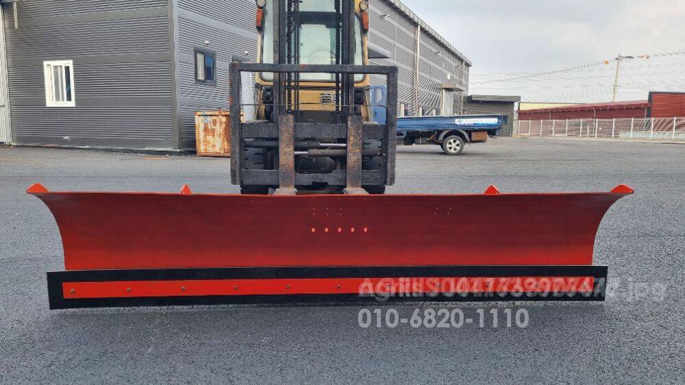  제설기(지게차용) 지게차용  앞좌측면