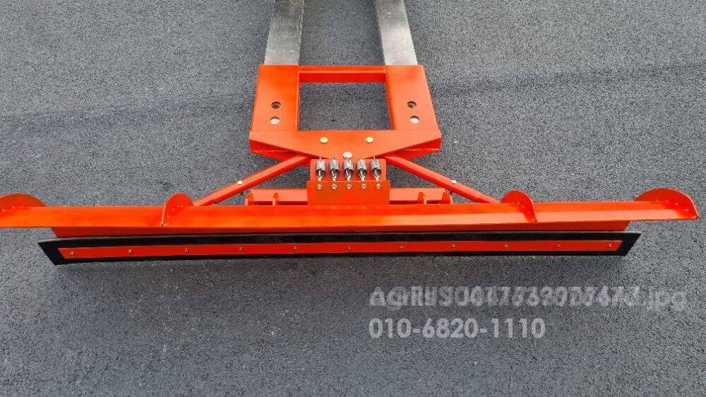  제설기(지게차용) 지게차용  뒤우측면