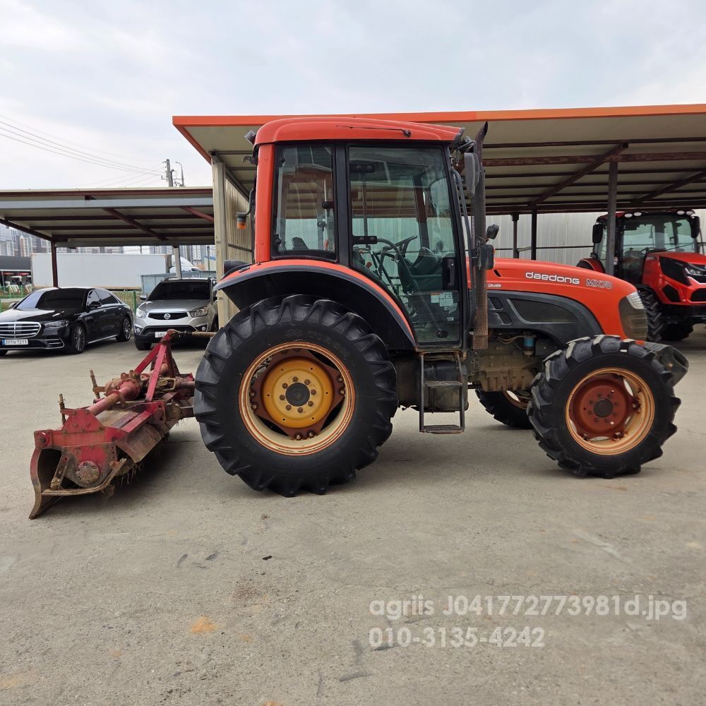 대동 트랙터 MX70 (70마력) 뒤우측면