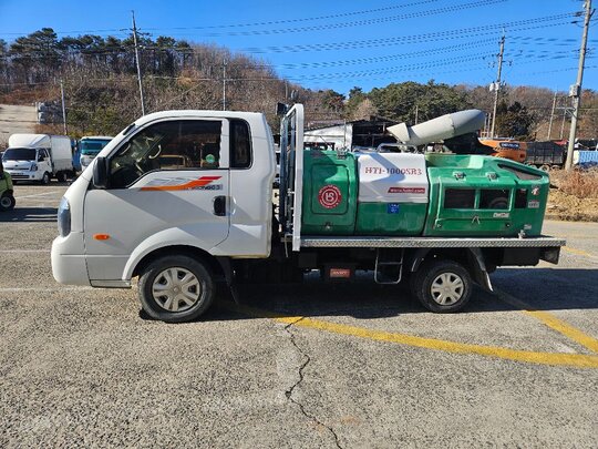  가축방역차 800KG  앞좌측면
