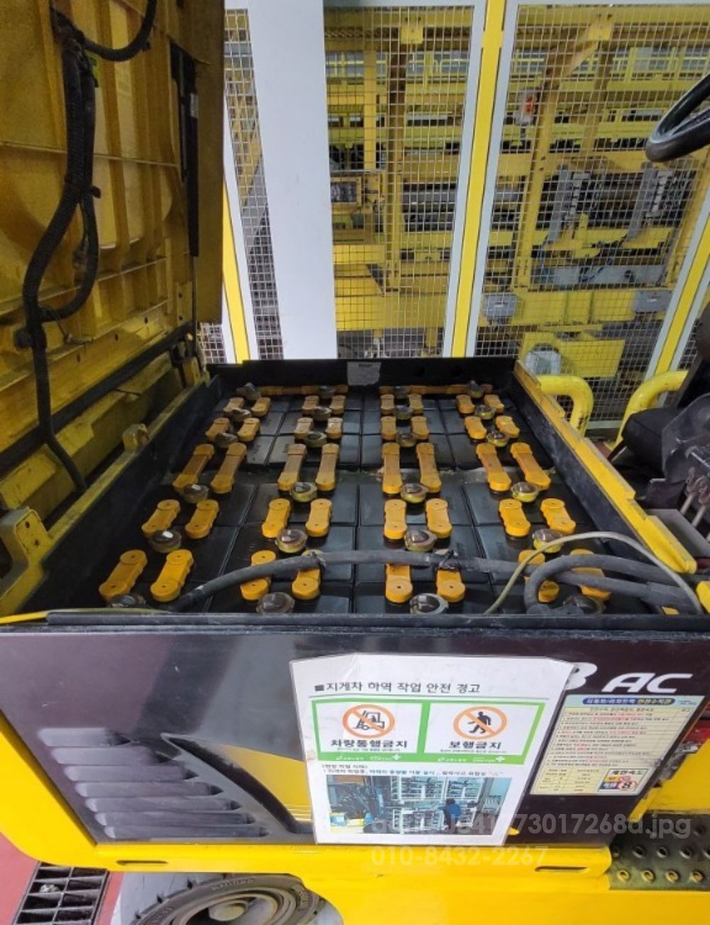 Hyundai Forklift (2.5톤)  뒤우측면
