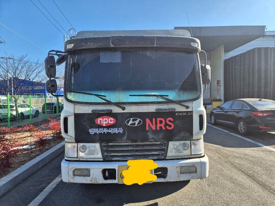  메가트럭 7m40 앞축카고트럭 메가트럭 앞축카고트럭  앞좌측면