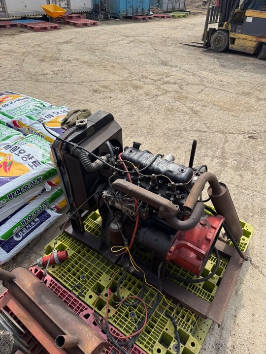  Perkins engine ED22504 4.108 퍼킨스 디젤 엔진 ED22504 4.108  앞좌측면