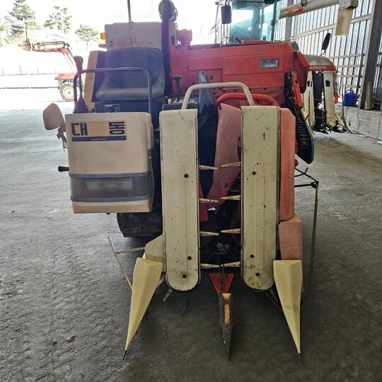 Daedong Combine Harvester R1-191 (2Rows) 앞좌측면