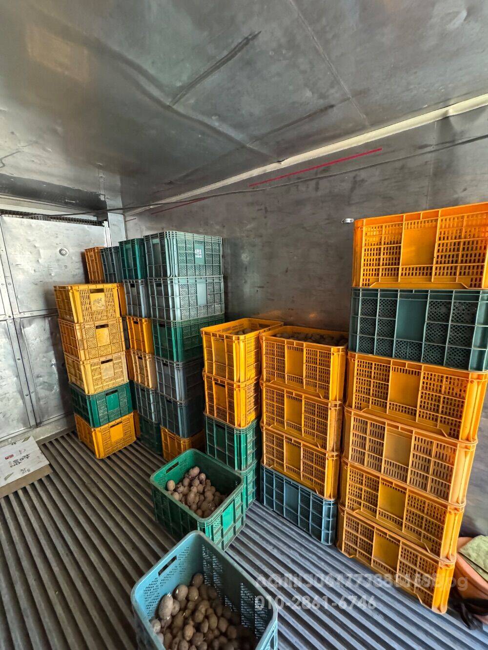  싹난 두백감자 소싸이즈 팝니다 20kg 25년산 싹난 두백감자 소싸이즈  뒤우측면