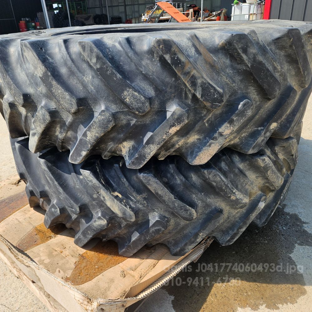  타이어 16.9-R38  뒤우측면