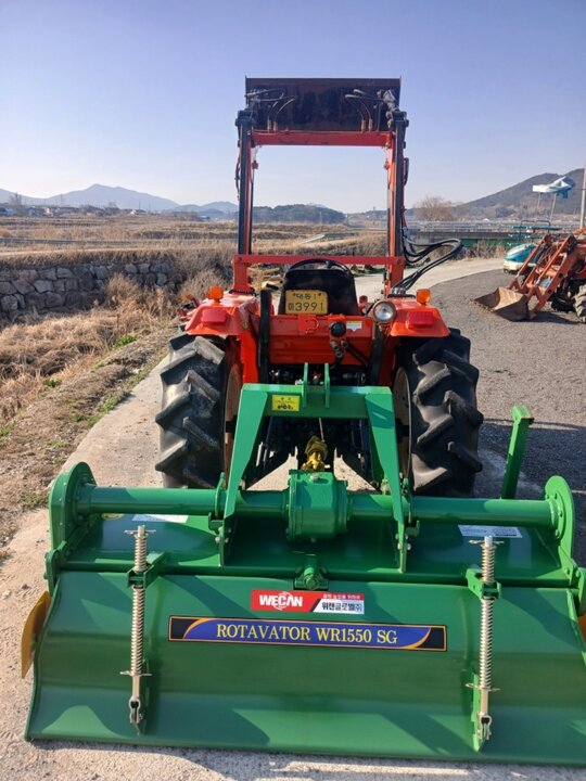 Daedong Tractor L300 (30hp) 앞좌측면