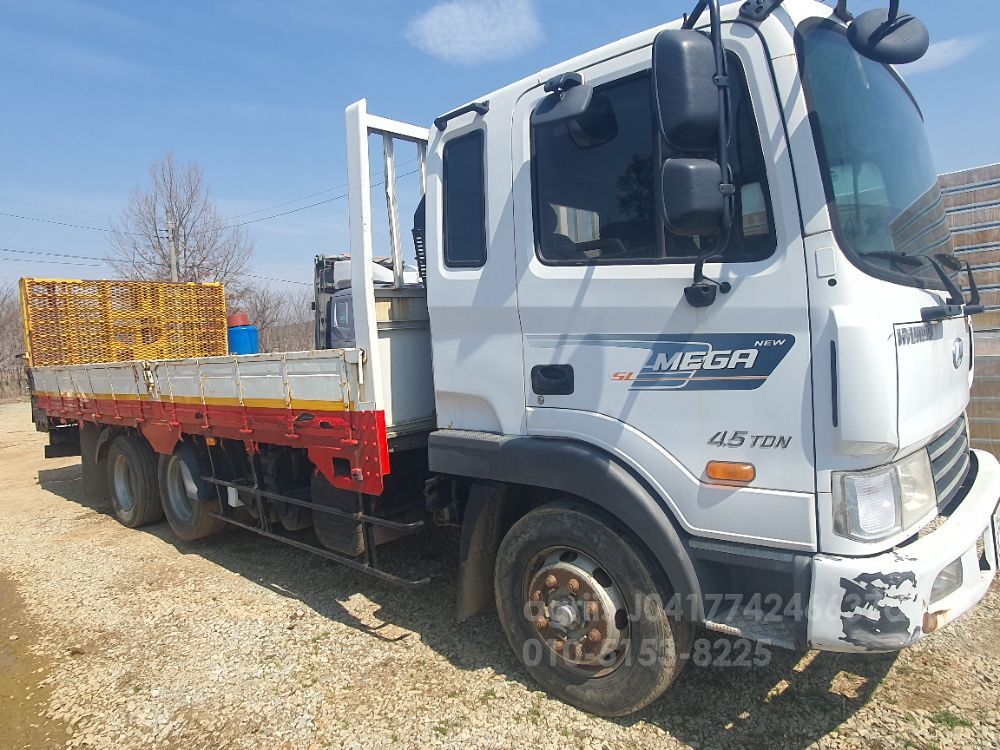 Hyundai 메가트럭4.5톤 전축 6.25m 자동사다리 메가트럭4.5톤  뒤우측면