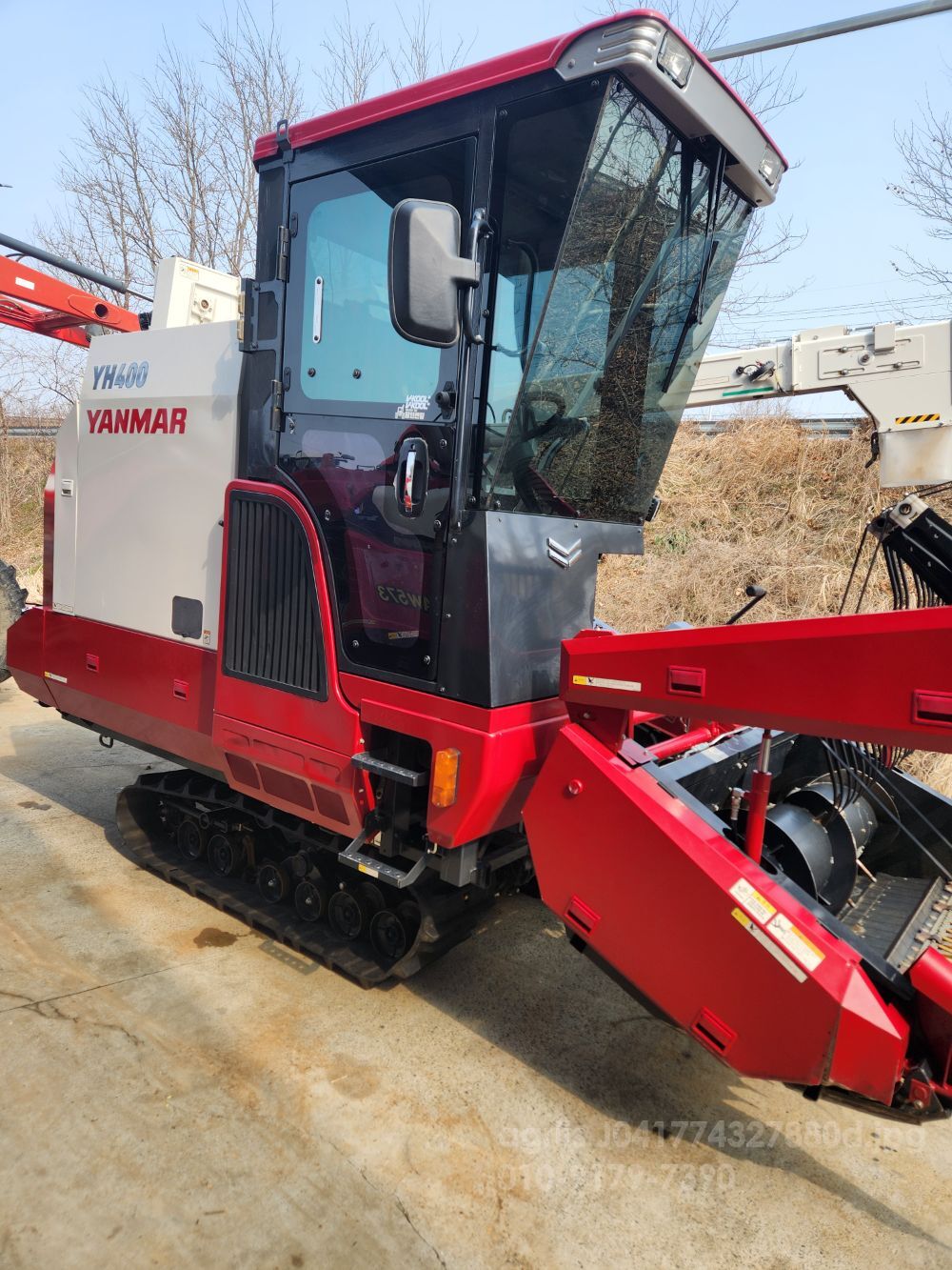 Yanmar Combine Harvester YH400 (보통형) 뒤우측면