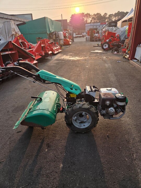  Cultivator MC340 (13hp) 앞좌측면