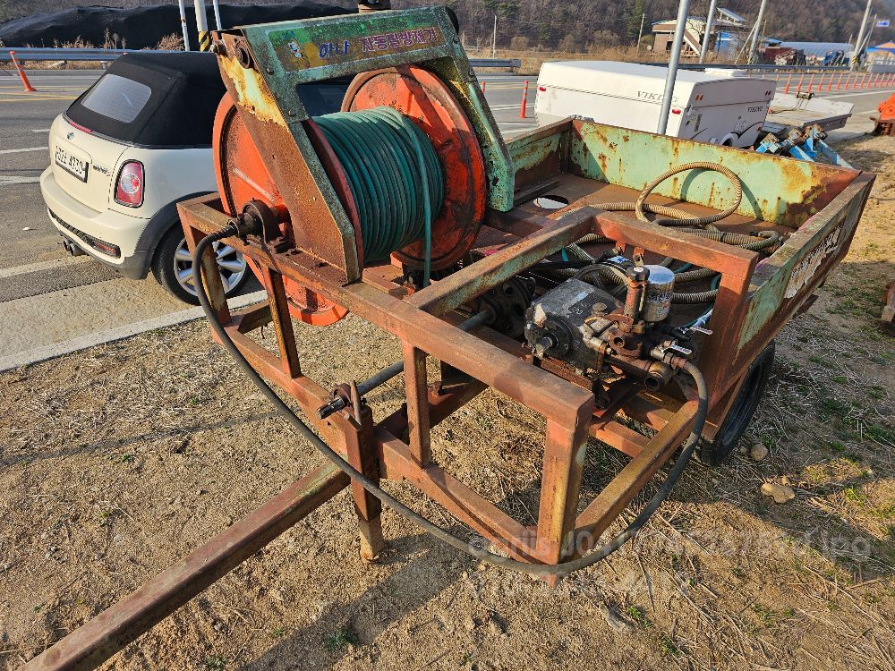  견인형 방제기 Hn  뒤우측면