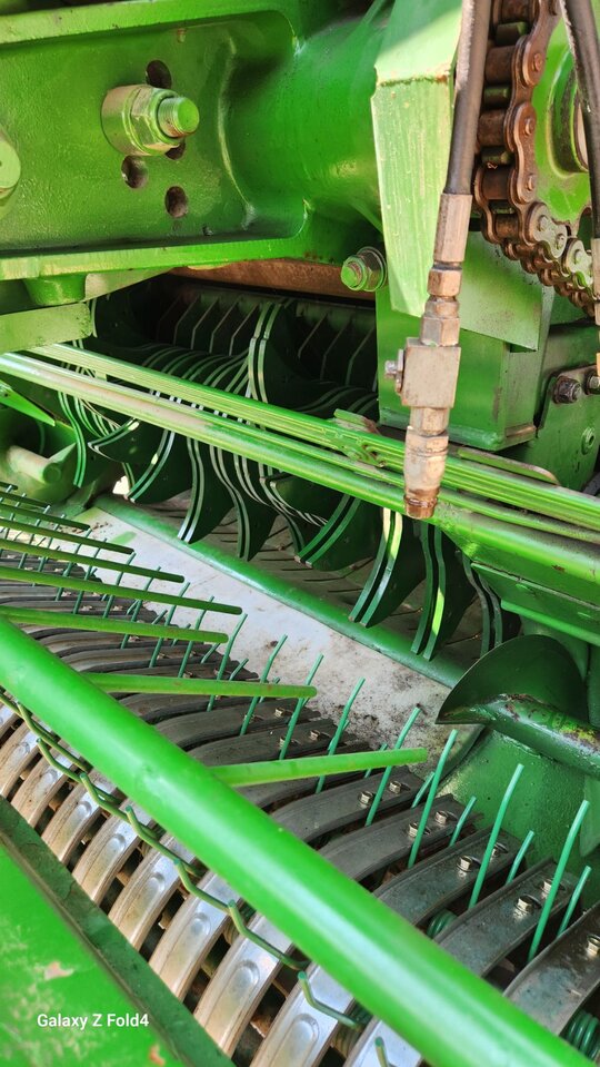  Round Baler 5600  앞좌측면