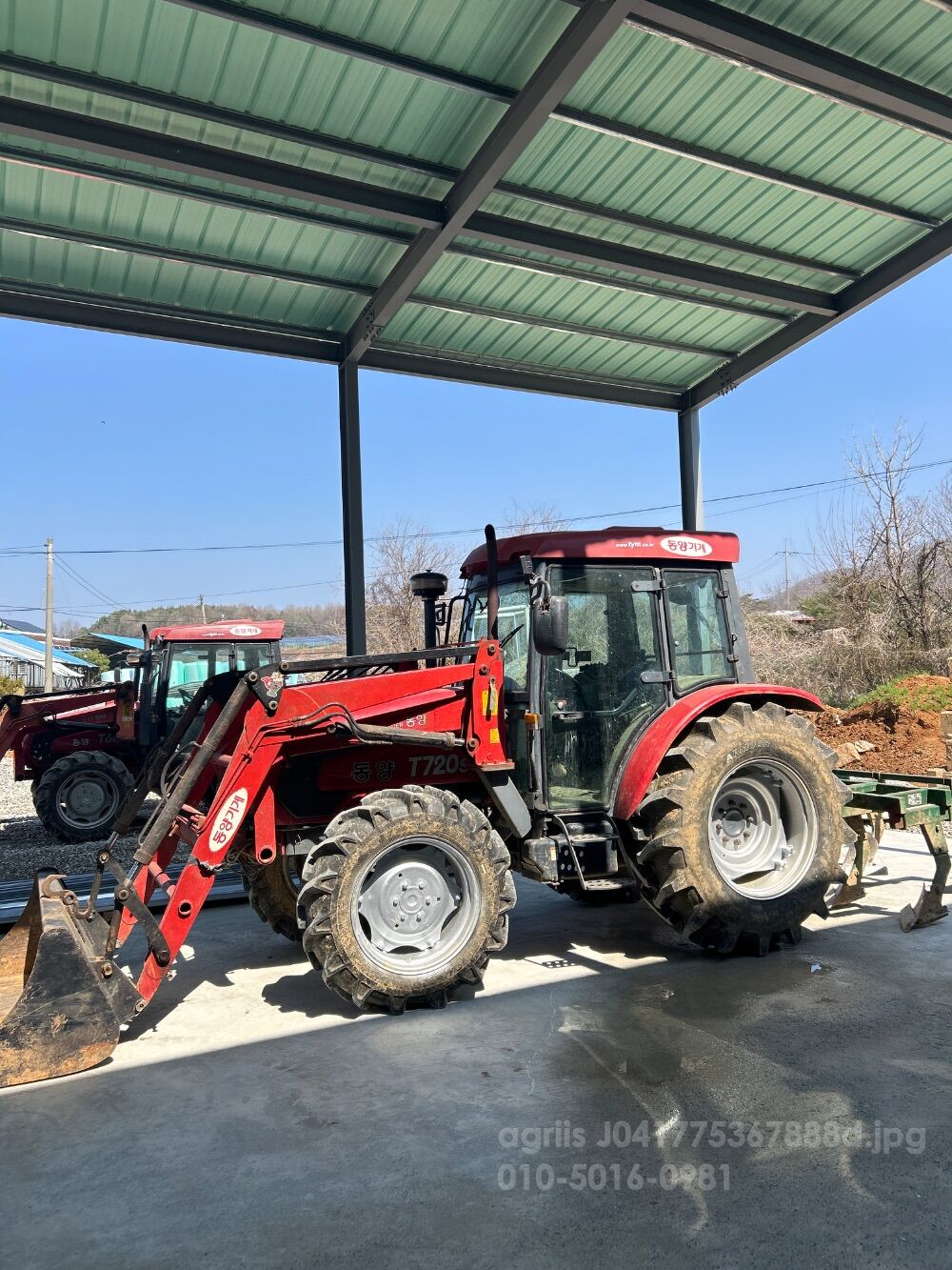 TYM Tractor T680 T720 (68.72hp) 뒤우측면