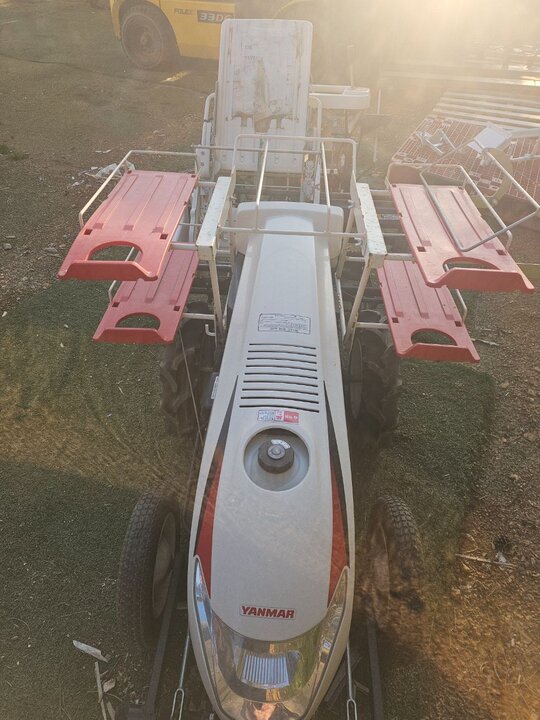 Yanmar 야채이식기 자동이식기 P1모델  앞좌측면