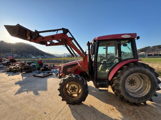 TYM Tractor T720S (72hp) 앞좌측면