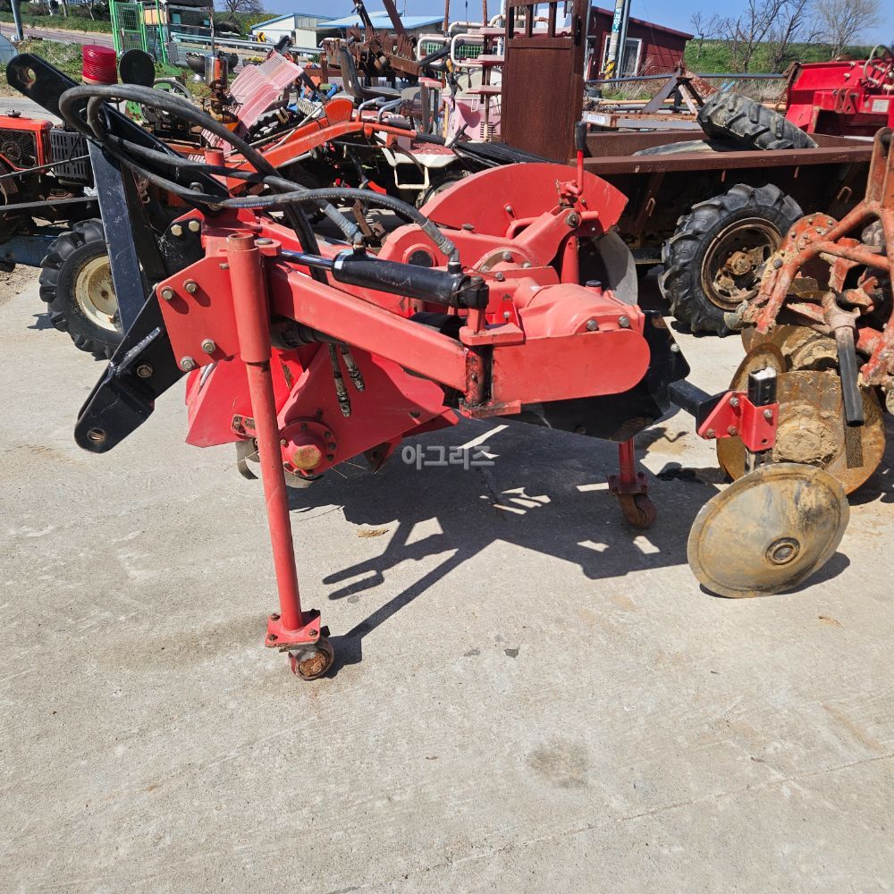  논두렁조성기 조성기  뒤우측면