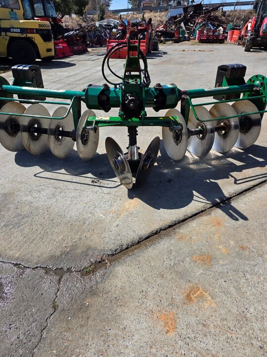 세웅쟁기 세웅쟁기 세웅8련쟁기 앞좌측면