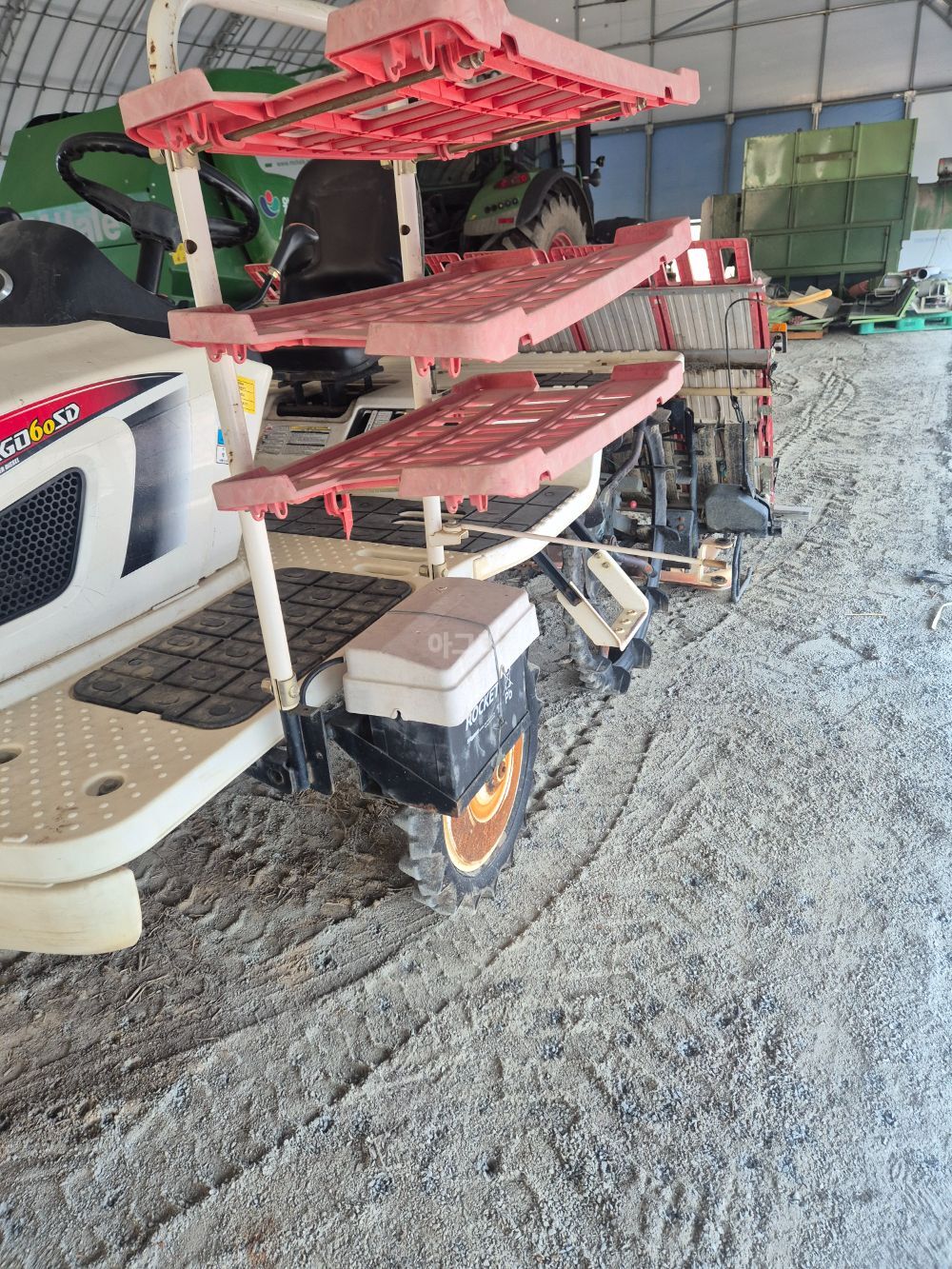 Kukje Rice transplanter RGO60SD (6Rows) 뒤우측면