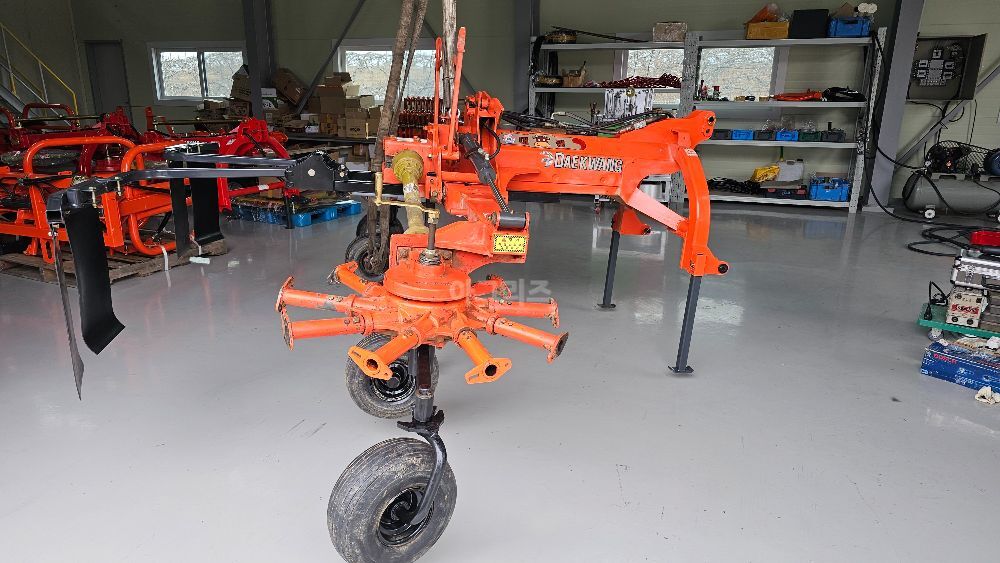 대광농기계 레이키 집초기 DKR-500 폴더형 뒤우측면