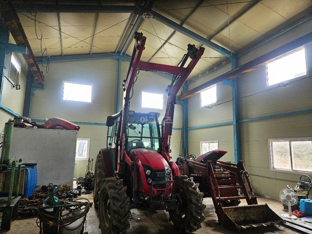 TYM 트랙터 TX803 (80마력) 뒤우측면