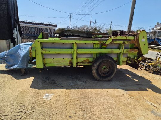  Manure Spreader AMS3200  앞좌측면