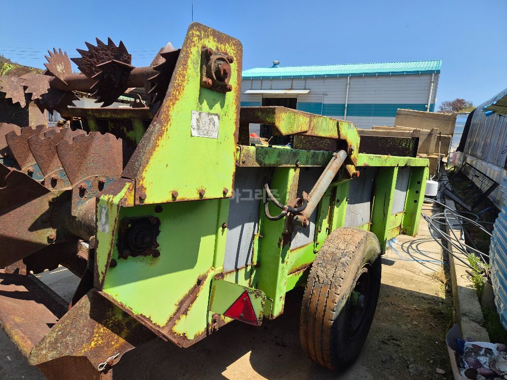  Manure Spreader AMS3200  뒤우측면
