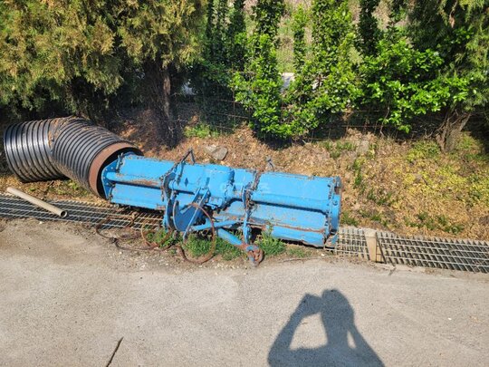  농약분무기 50만  로타리 185  60만 트레일러 60만 기타 앞좌측면