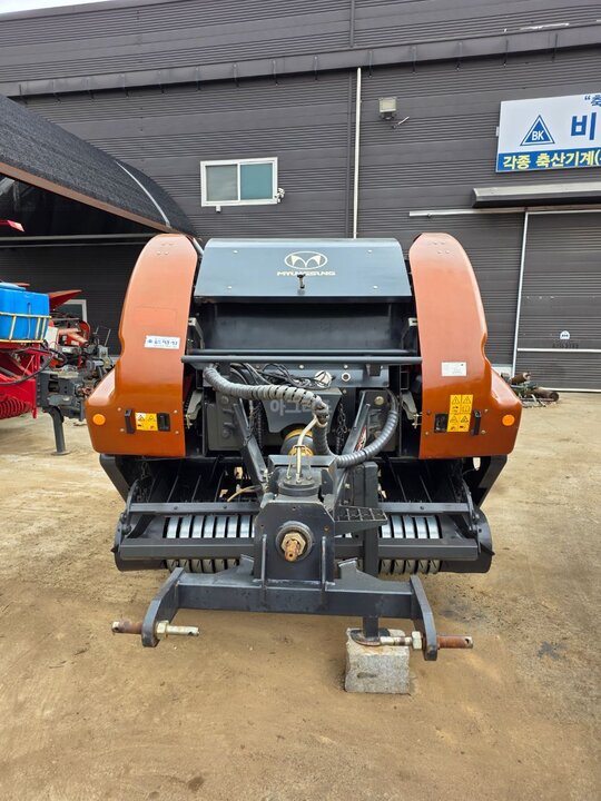  Round Baler RB1100DF  앞좌측면