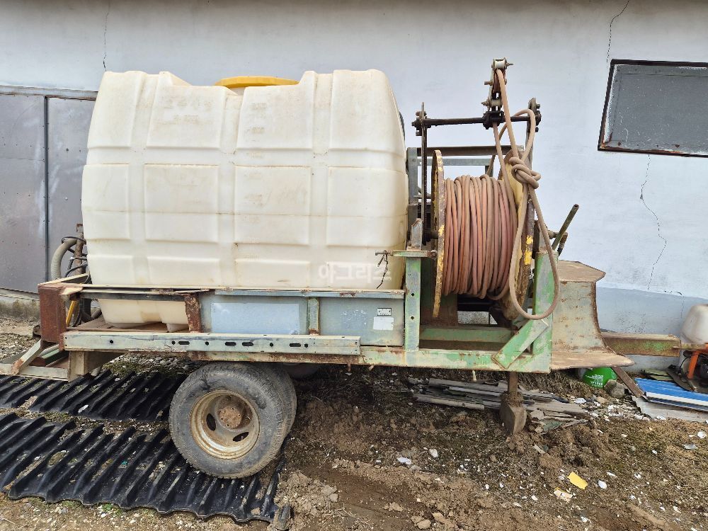 방제기 트랙터견인용고압분무기 고압분무기 뒤우측면