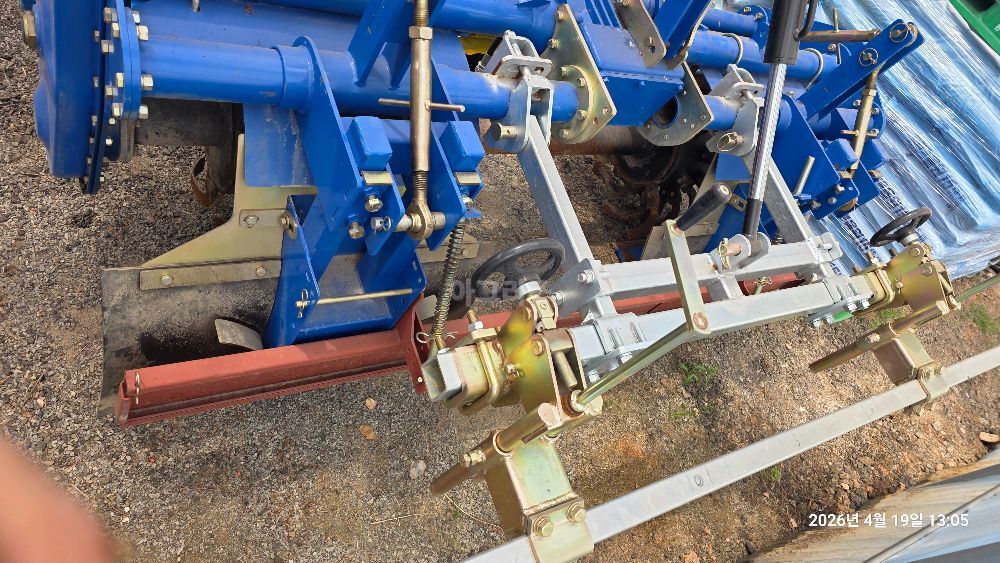  제일기공사 콩 배토기 파종기 제일기공사 콩 배토기,장자동화 콩파종기  뒤우측면