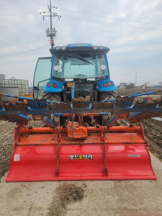 LS 트랙터 P7175 (80마력) 앞좌측면