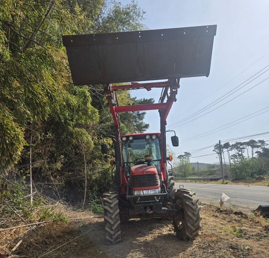 Yanmar Tractor FK895 (95hp) 앞좌측면