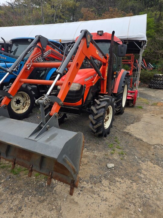 Daedong Tractor LX60 (60hp) 앞좌측면