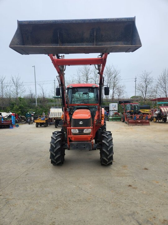 Kubota Tractor MZ657 (70hp) 앞좌측면